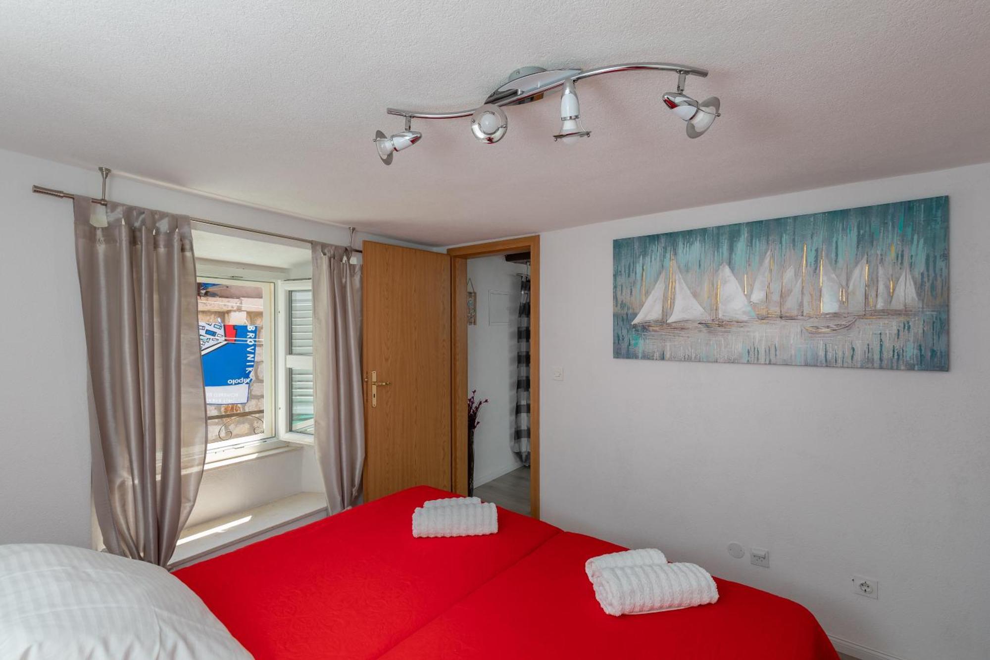 Old Town Charming Nest Apartment